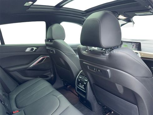 Used 2022 BMW X6 xDrive40i w/ M Sport Package image 49