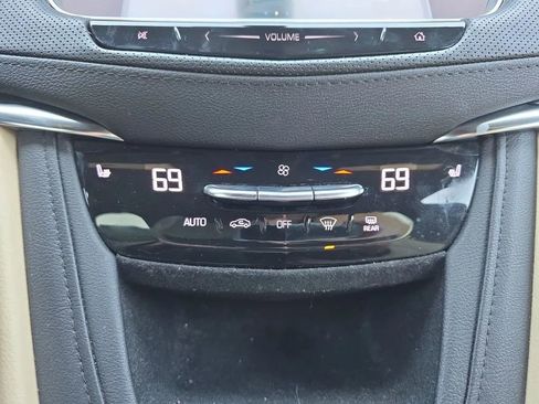 Used 2019 Cadillac XT5 AWD image 30