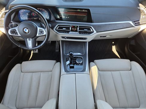 Used 2022 BMW X5 xDrive40i w/ M Sport Package image 31