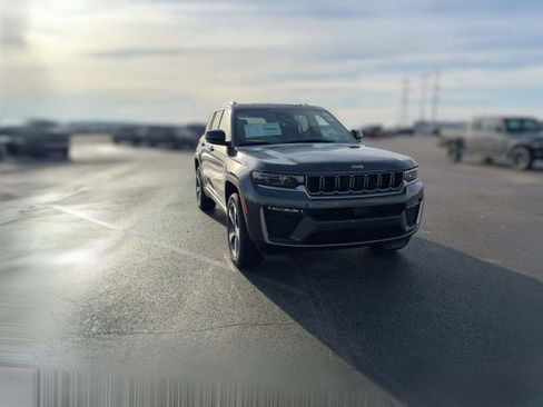 New 2026 Jeep Grand Cherokee Limited image 17