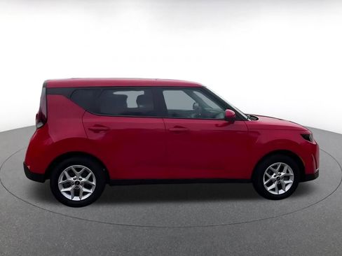 Used 2025 Kia Soul LX w/ LX Technology Package image 16