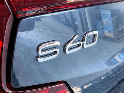 Used 2025 Volvo S60 B5 Core FWD image 40