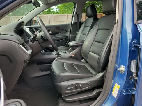 Used 2024 GMC Terrain SLT AWD/4WD image 17