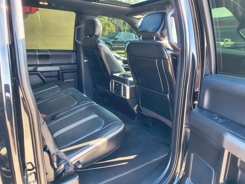 Used 2019 Ford F150 Platinum w/ Equipment Group 701A Luxury image 10