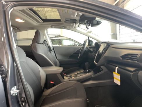 Used 2025 Subaru Crosstrek 2.0i Premium image 21