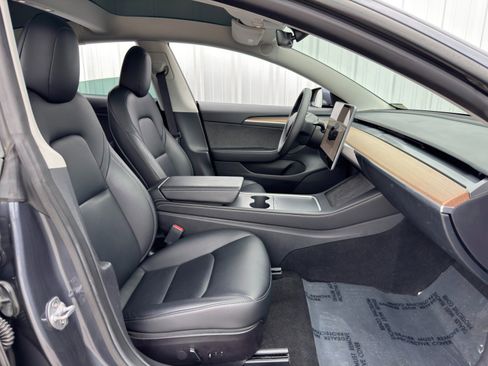 Used 2022 Tesla Model 3 image 15
