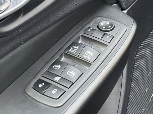 Used 2022 Jeep Cherokee Trailhawk w/ Comfort/Convenience Group image 17