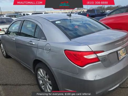 Used 2013 Chrysler 200 Touring FWD image 3