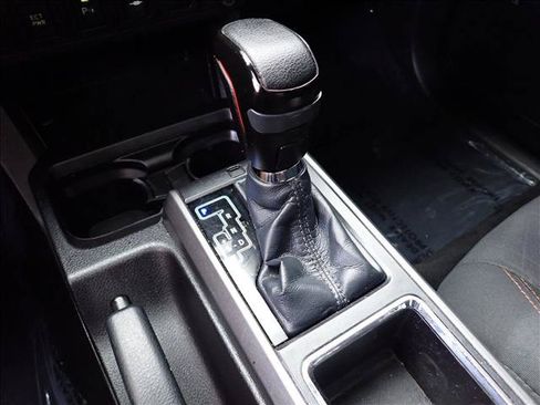 Used 2016 Toyota Tacoma TRD Off-Road AWD/4WD image 17