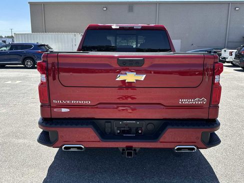 Used 2025 Chevrolet Silverado 1500 High Country w/ High Country Premium Package AWD/4WD image 8