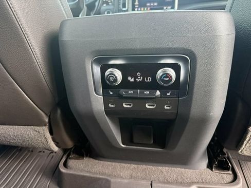 Used 2021 GMC Yukon Denali w/ Denali Premium Package AWD/4WD image 36