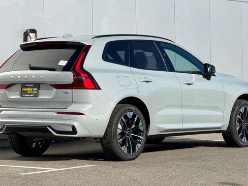 New 2026 Volvo XC60 T8 Plus w/ Protection Package Premier AWD/4WD image 5