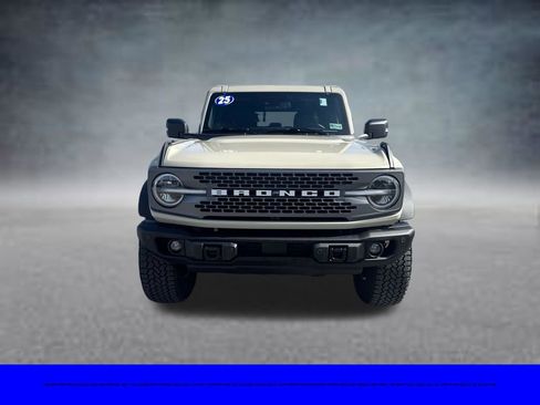 Used 2025 Ford Bronco Badlands AWD/4WD image 3