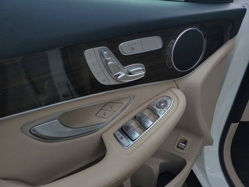 Certified 2022 Mercedes-Benz GLC 300 image 17