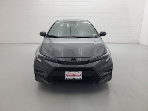 Used 2025 Toyota Corolla SE FWD image 3