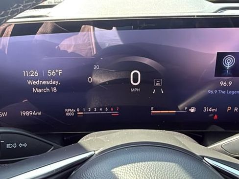 Used 2025 Buick Enclave Preferred image 15