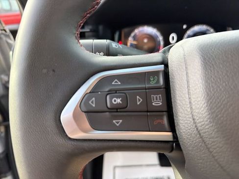 Used 2025 Jeep Compass Trailhawk w/ Trailhawk Elite Group AWD/4WD image 19