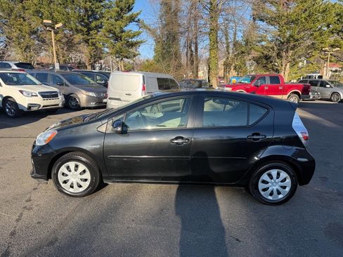 Used 2012 Toyota Prius C Two image 5