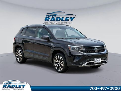 Certified 2023 Volkswagen Taos SE FWD image 1