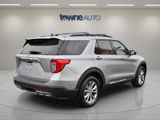 Used 2024 Ford Explorer XLT w/ Equipment Group 202A AWD/4WD image 5