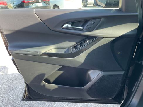 Used 2025 Chevrolet Equinox LT image 18