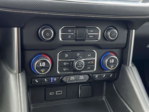 Used 2023 Chevrolet Suburban Premier image 15