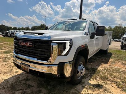 New 2026 GMC Sierra 3500 Pro w/ Convenience Package