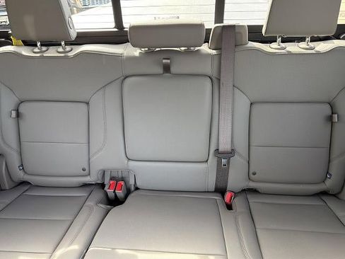 Used 2025 GMC Sierra 1500 SLT w/ SLT Premium Package image 39