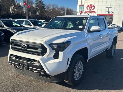 New 2026 Toyota Tacoma SR5 image 3