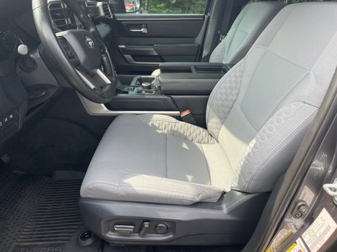 Used 2025 Toyota Tundra SR5 AWD/4WD image 10