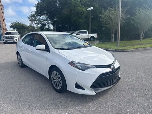 Used 2018 Toyota Corolla LE image 8