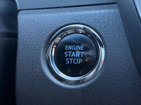 Used 2018 Toyota Camry SE w/ Moonroof Package FWD image 23