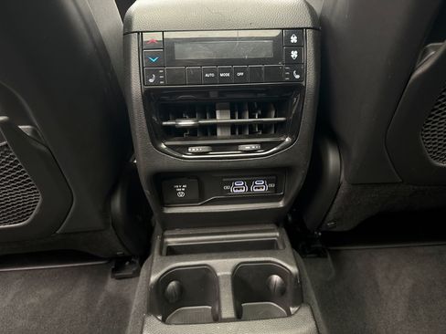 Used 2021 Jeep Grand Cherokee L Limited AWD/4WD image 21