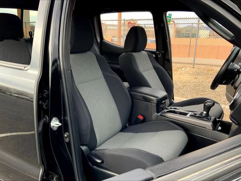 Certified 2022 Toyota Tacoma TRD Off-Road image 7