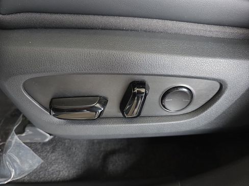 Used 2026 Lexus TX 500h AWD w/ Technology Package image 25