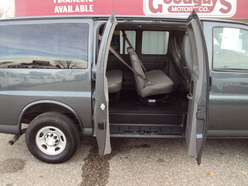 Used 2017 Chevrolet Express 2500 LS image 10