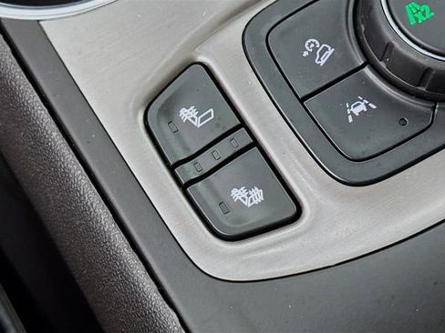 Used 2022 GMC Terrain AT4 w/ Infotainment Package II AWD/4WD image 23