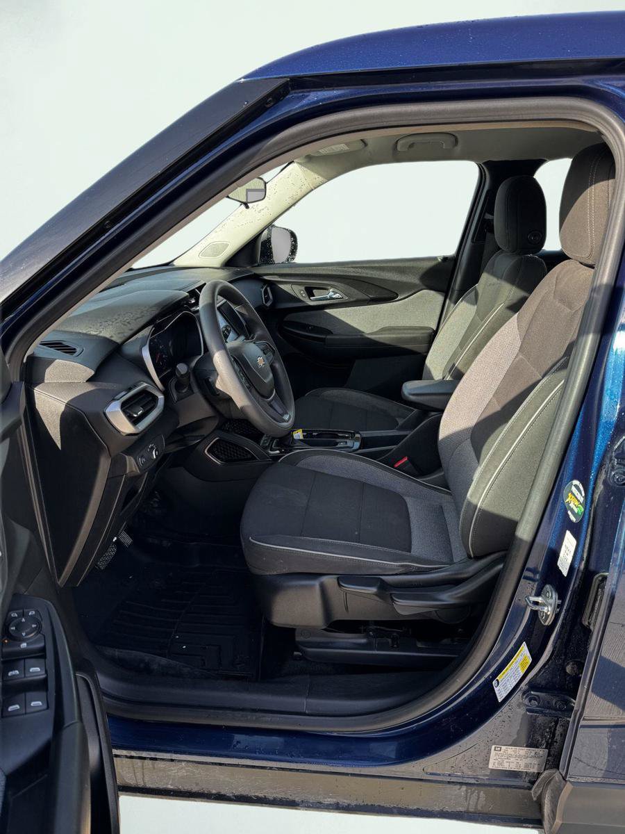Used 2022 Chevrolet TrailBlazer LS AWD/4WD image 21