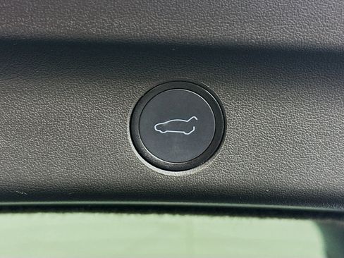 Used 2021 Tesla Model Y Long Range image 29