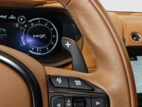 Used 2022 Aston Martin DBX AWD/4WD image 34