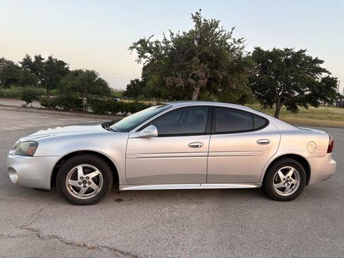 Used 2004 Pontiac Grand Prix GT2 FWD image 2