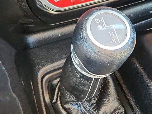 Used 2025 Jeep Wrangler Rubicon image 24