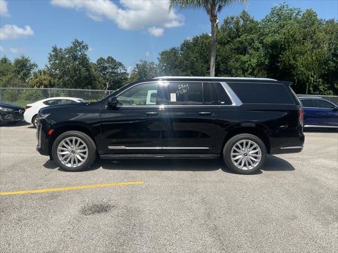 Used 2022 Cadillac Escalade ESV Luxury RWD image 3