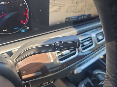New 2026 Mercedes-Benz GLS 580 4MATIC image 24