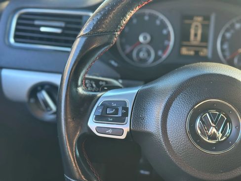 Used 2012 Volkswagen Jetta GLI image 32