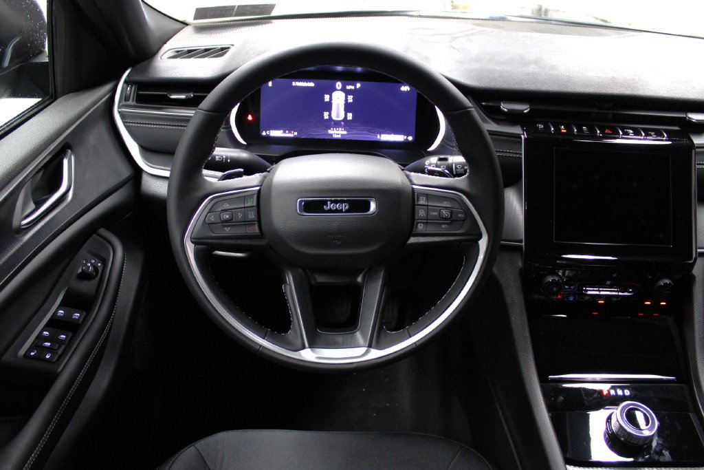 New 2025 Jeep Grand Cherokee Laredo w/ Luxury Tech Group I AWD/4WD image 12