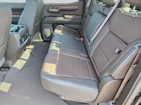Used 2023 GMC Sierra 1500 Denali w/ Denali Reserve Package AWD/4WD image 17