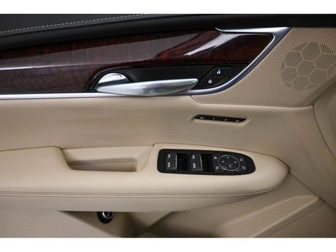 Used 2018 Cadillac XT5 Luxury w/ Driver Awareness Package image 28