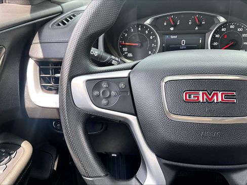 Used 2024 GMC Terrain SLE w/ Driver Convenience Package FWD image 24