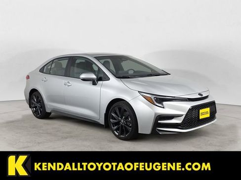 Used 2025 Toyota Corolla SE FWD image 7